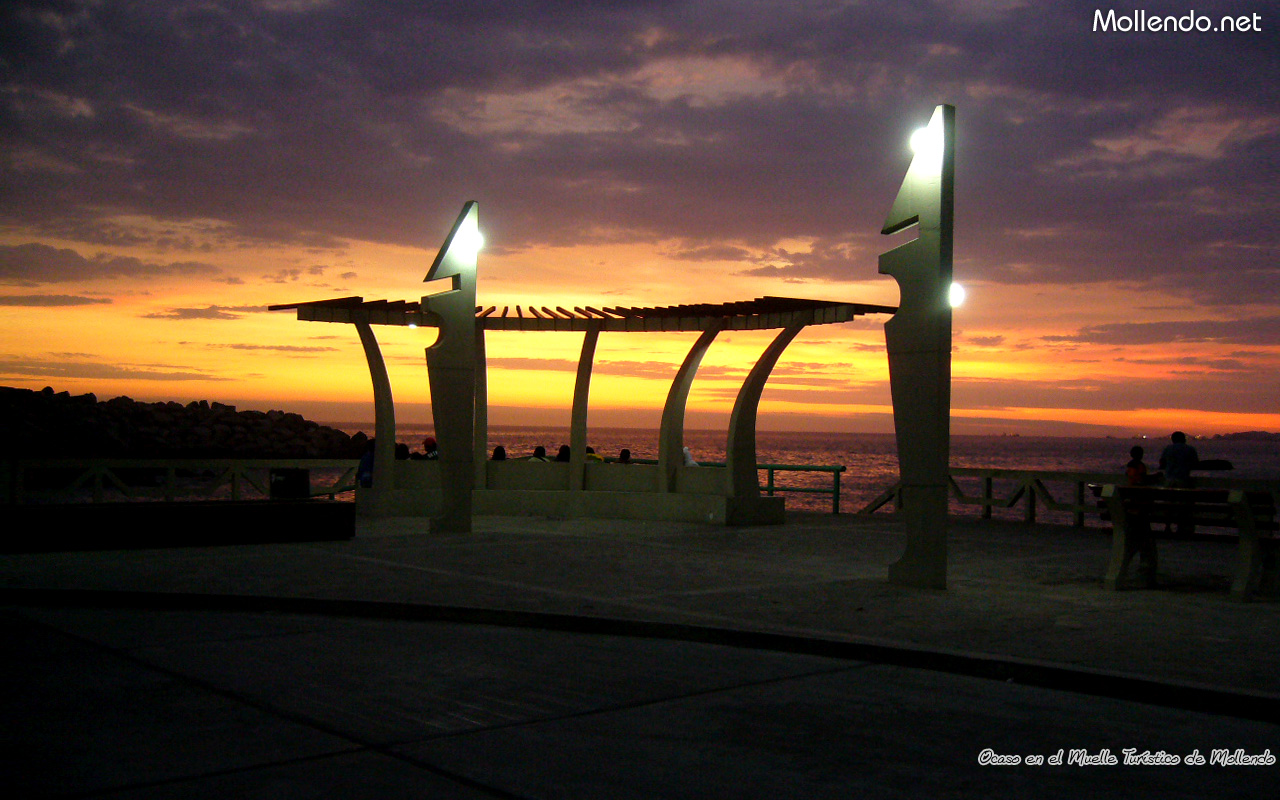 Ocasos en playas peruanas